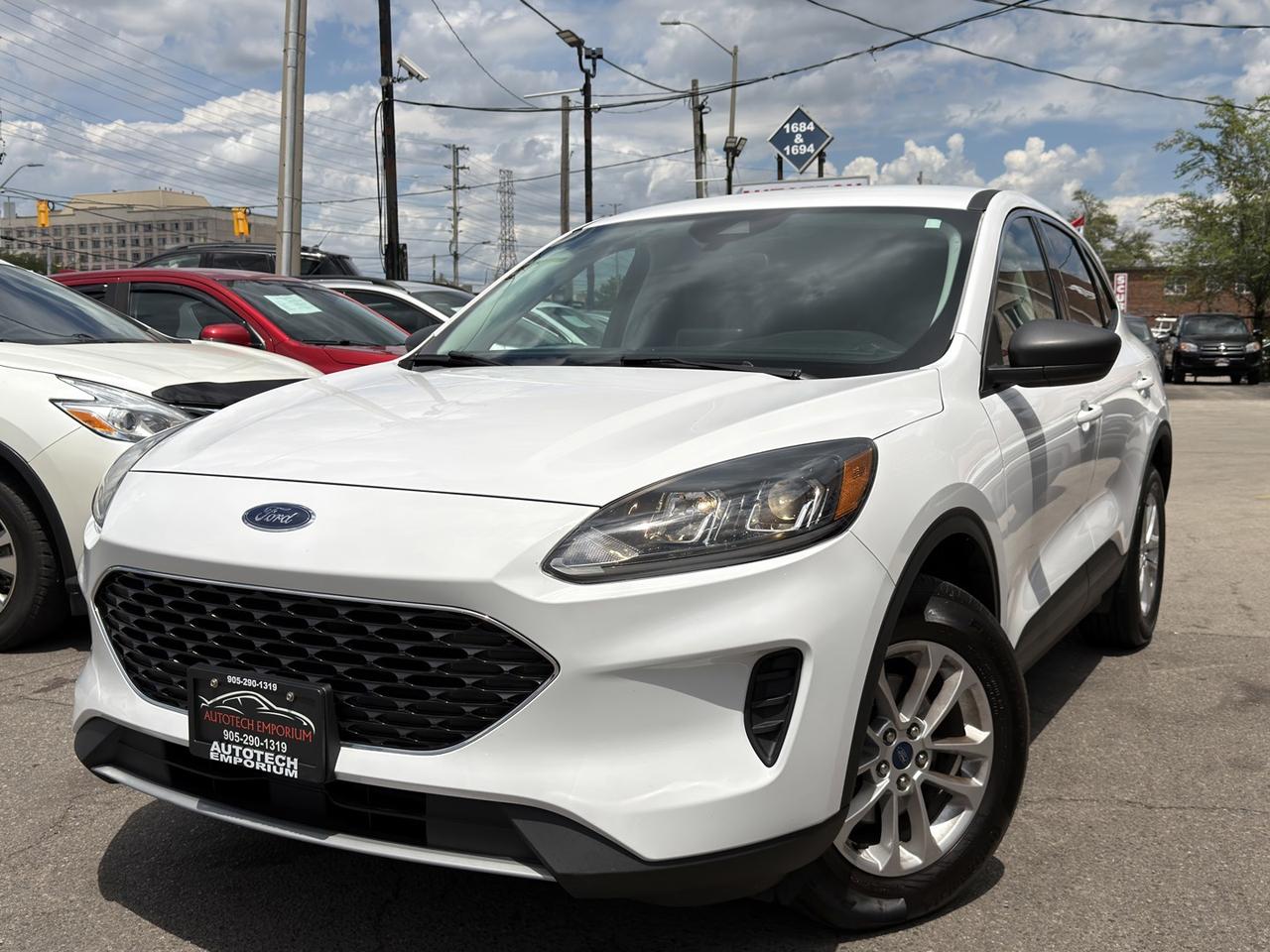 2022 Ford Escape SE AWD Pearl White Dual Climate   Lane Dep   Blind Photo