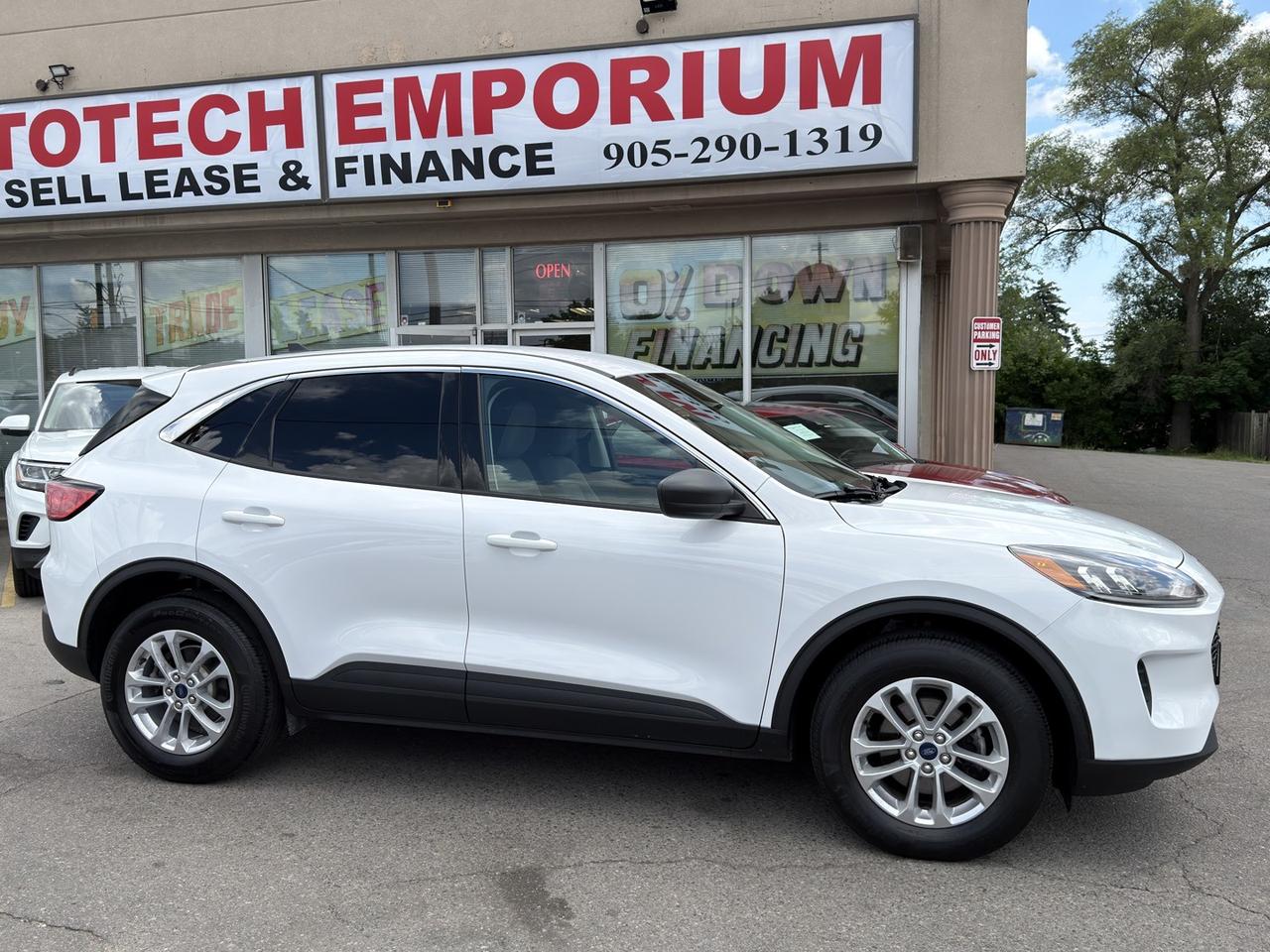2022 Ford Escape SE AWD Pearl White Dual Climate   Lane Dep   Blind Photo