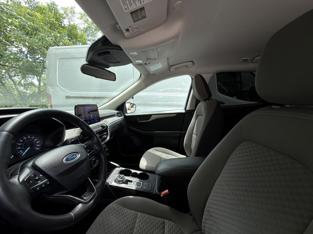 2022 Ford Escape SE AWD Pearl White Dual Climate   Lane Dep   Blind Photo
