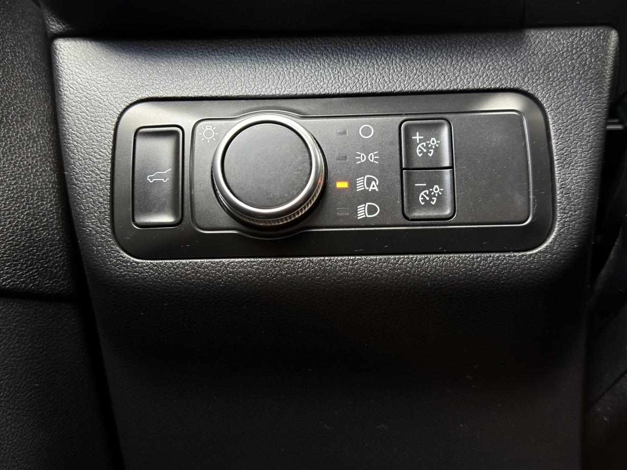 2022 Ford Escape SE AWD Pearl White Dual Climate   Lane Dep   Blind Photo