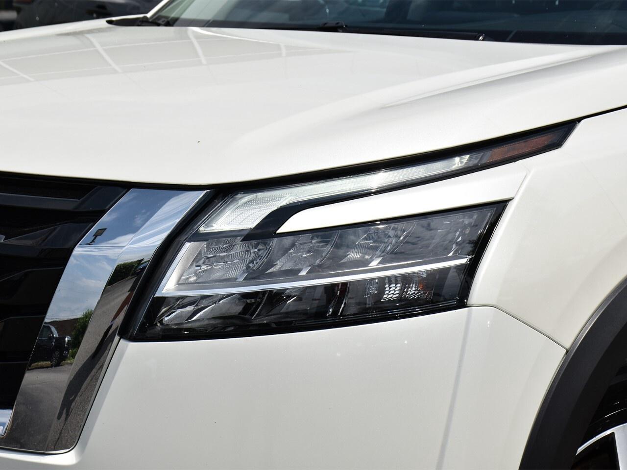 2023 Nissan Pathfinder SL, 8 PASS, DEALER MAINTAINED, EXTENDED WARRANTY Photo