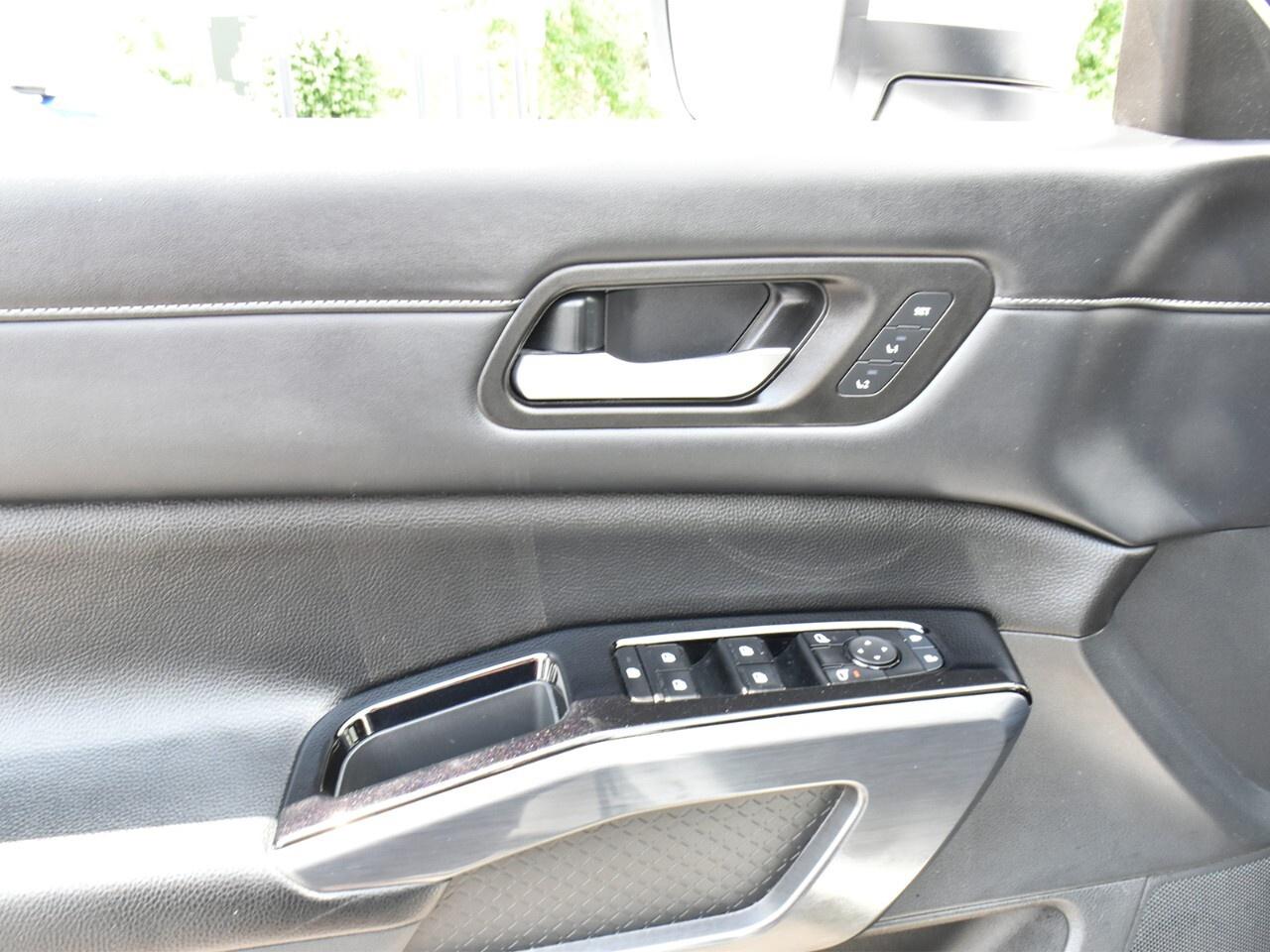 2023 Nissan Pathfinder SL, 8 PASS, DEALER MAINTAINED, EXTENDED WARRANTY Photo