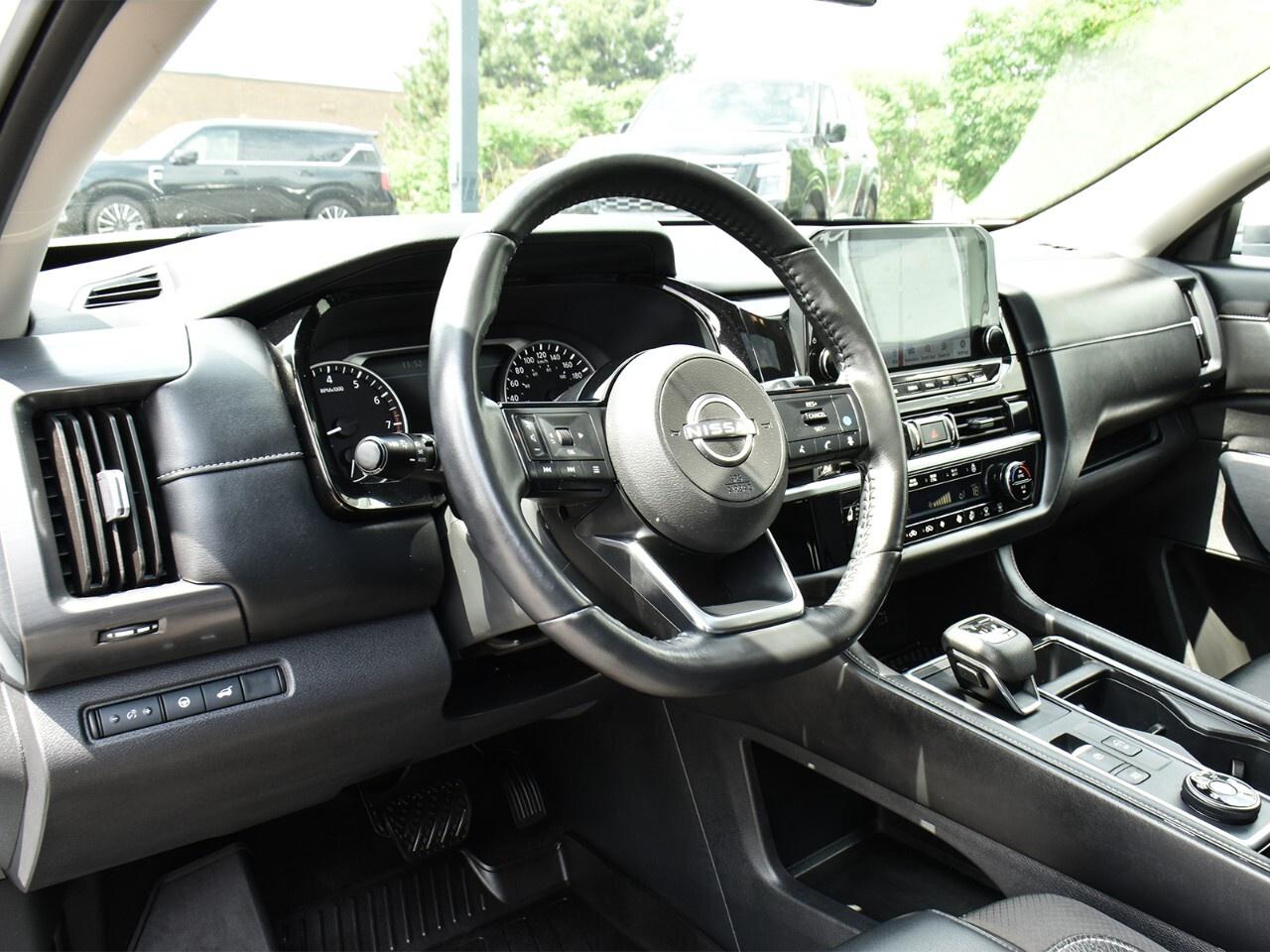 2023 Nissan Pathfinder SL, 8 PASS, DEALER MAINTAINED, EXTENDED WARRANTY Photo