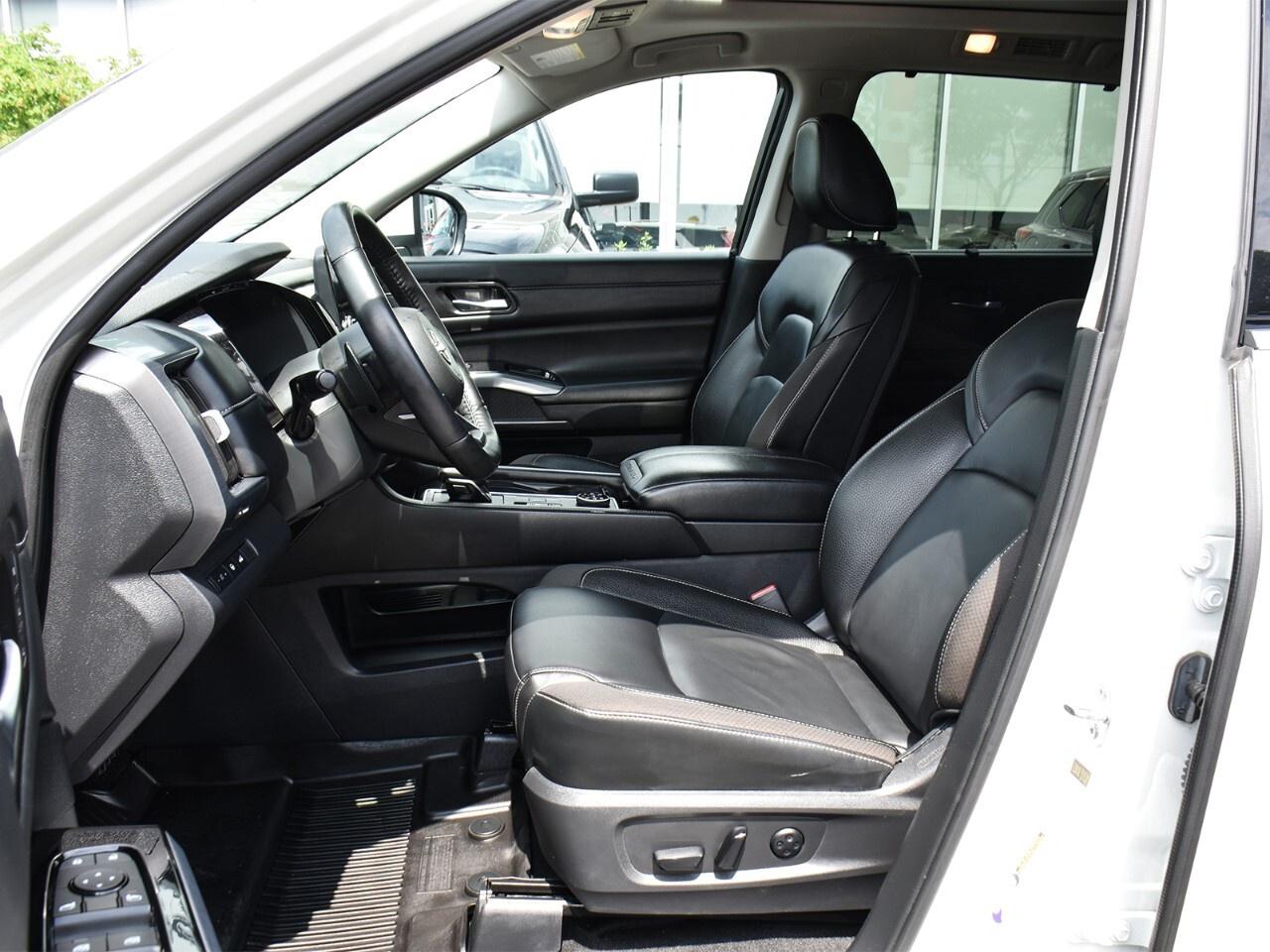 2023 Nissan Pathfinder SL, 8 PASS, DEALER MAINTAINED, EXTENDED WARRANTY Photo