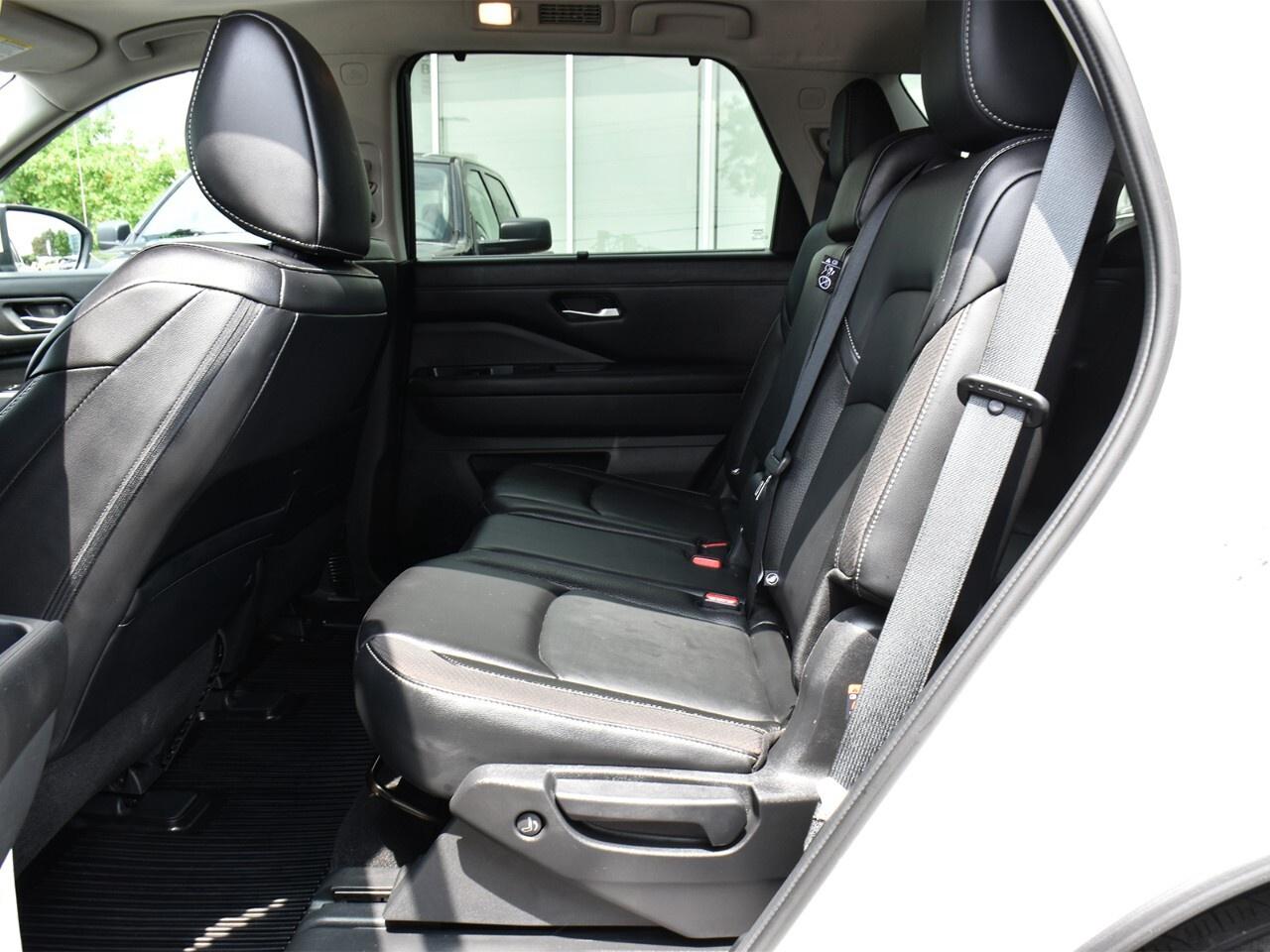 2023 Nissan Pathfinder SL, 8 PASS, DEALER MAINTAINED, EXTENDED WARRANTY Photo