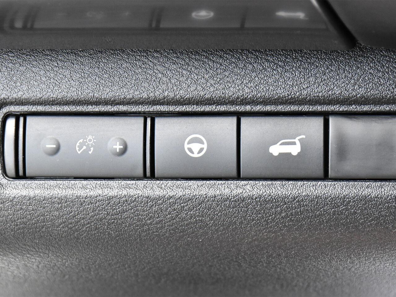 2023 Nissan Pathfinder SL, 8 PASS, DEALER MAINTAINED, EXTENDED WARRANTY Photo