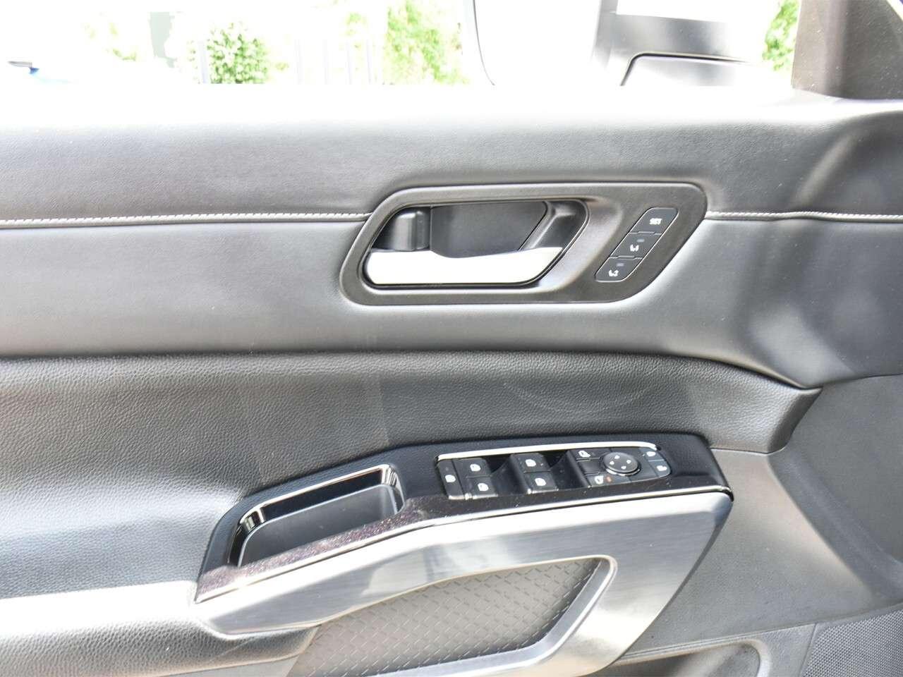 2023 Nissan Pathfinder SL, 8 PASS, DEALER MAINTAINED, EXTENDED WARRANTY Photo