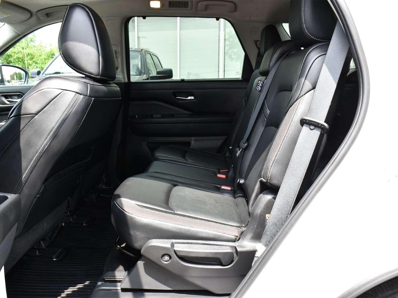 2023 Nissan Pathfinder SL, 8 PASS, DEALER MAINTAINED, EXTENDED WARRANTY Photo