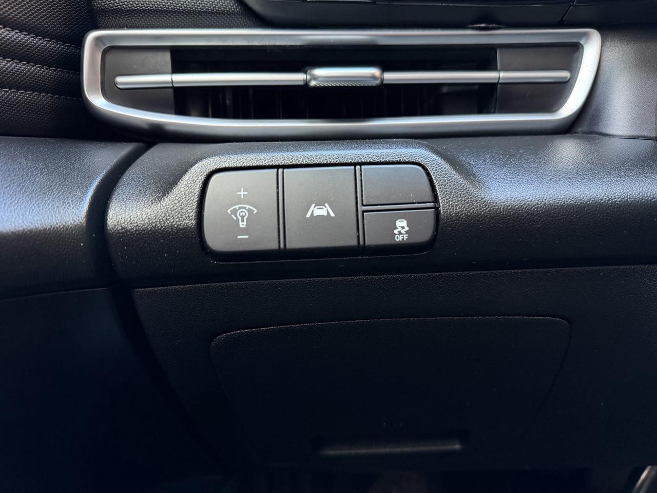 2023 Hyundai Elantra Preferred w/Tech   Sunroof   Navi   Driver Assist Photo
