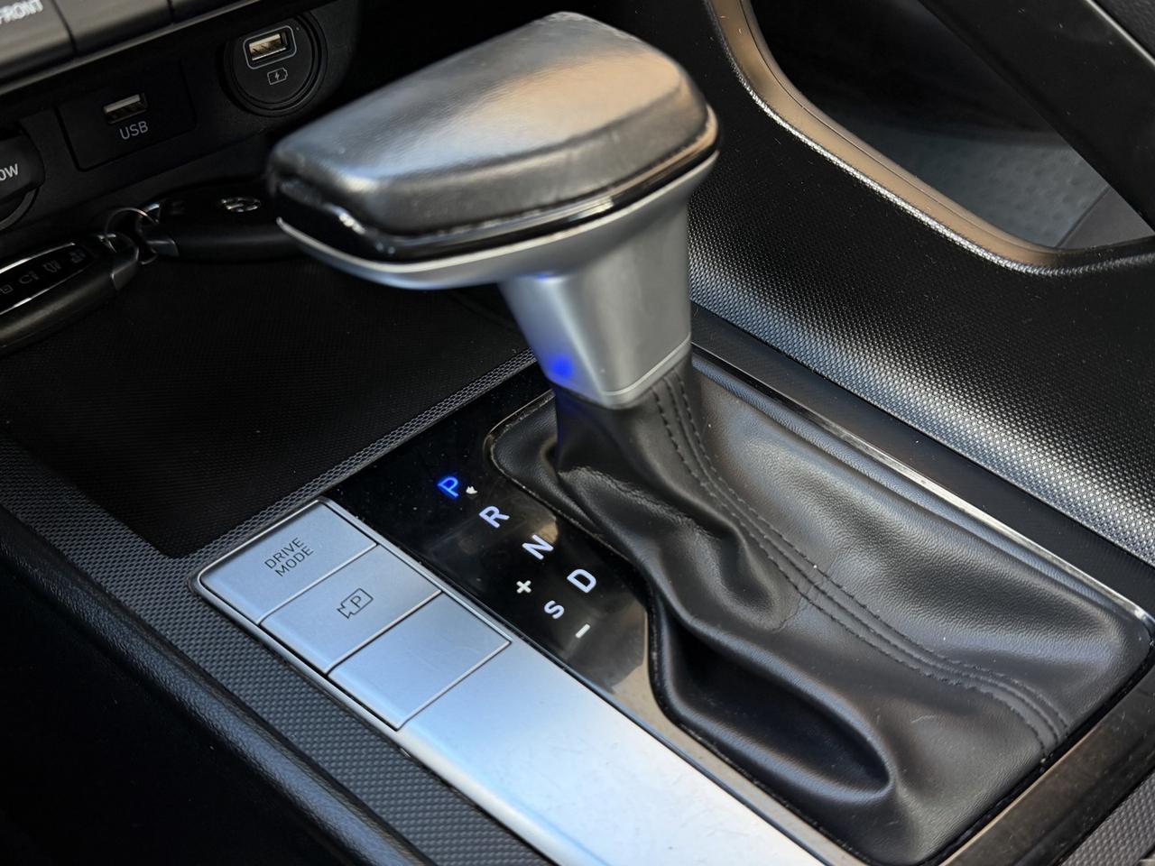 2023 Hyundai Elantra Preferred w/Tech   Sunroof   Navi   Driver Assist Photo