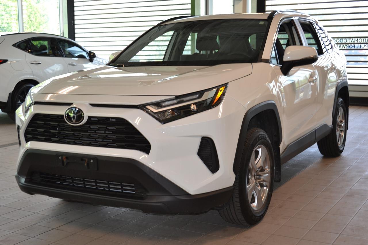 2022 Toyota RAV4 XLE Photo0