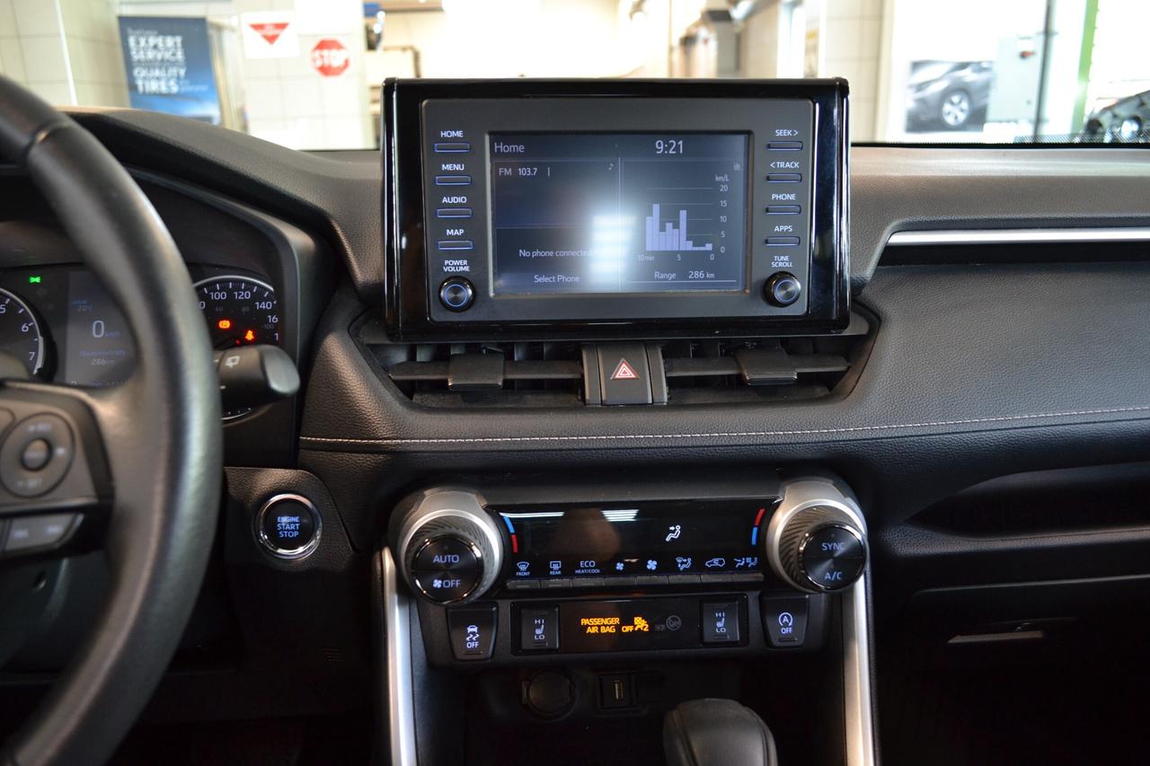 2022 Toyota RAV4 XLE Photo
