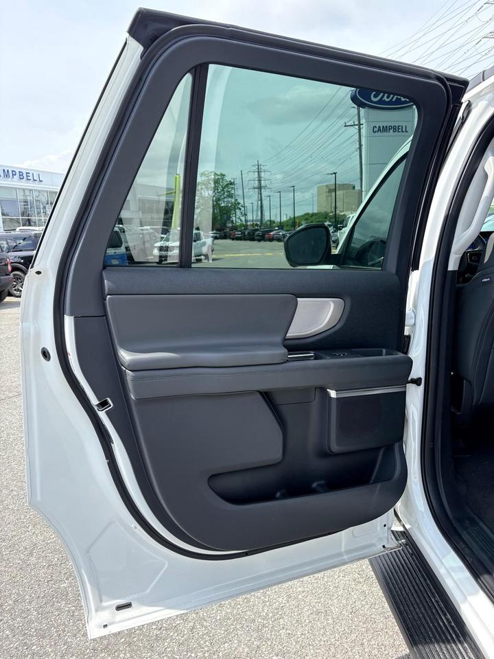 2026 Ford Expedition Max Active 4dr 4x4 Photo
