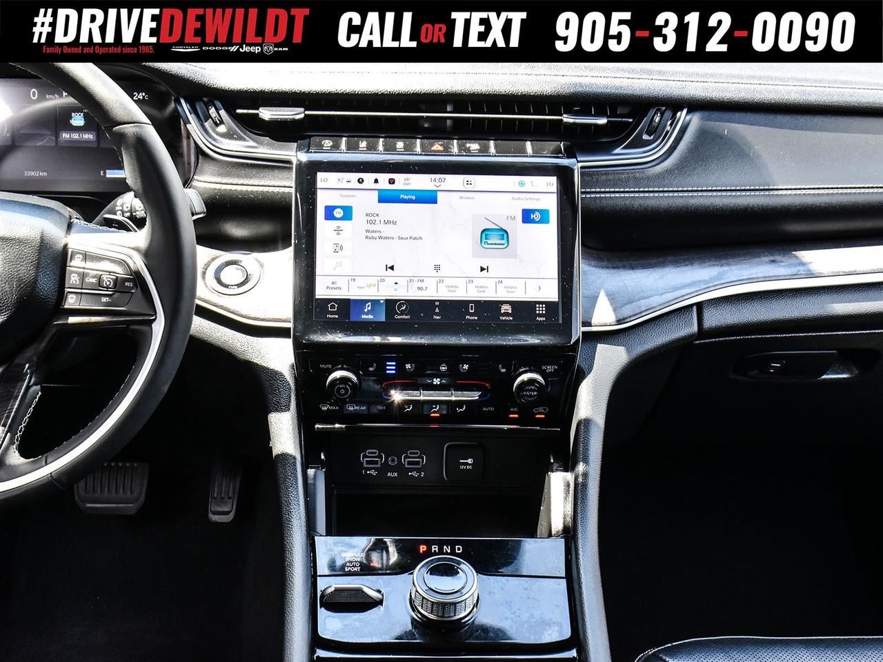 2023 Jeep Grand Cherokee L L   LIMITED   LUXURY TECH GRP   LEATHER SEATS Photo