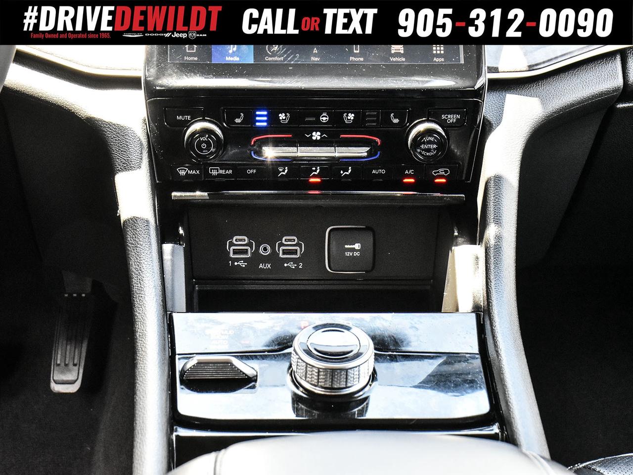 2023 Jeep Grand Cherokee L L   LIMITED   LUXURY TECH GRP   LEATHER SEATS Photo