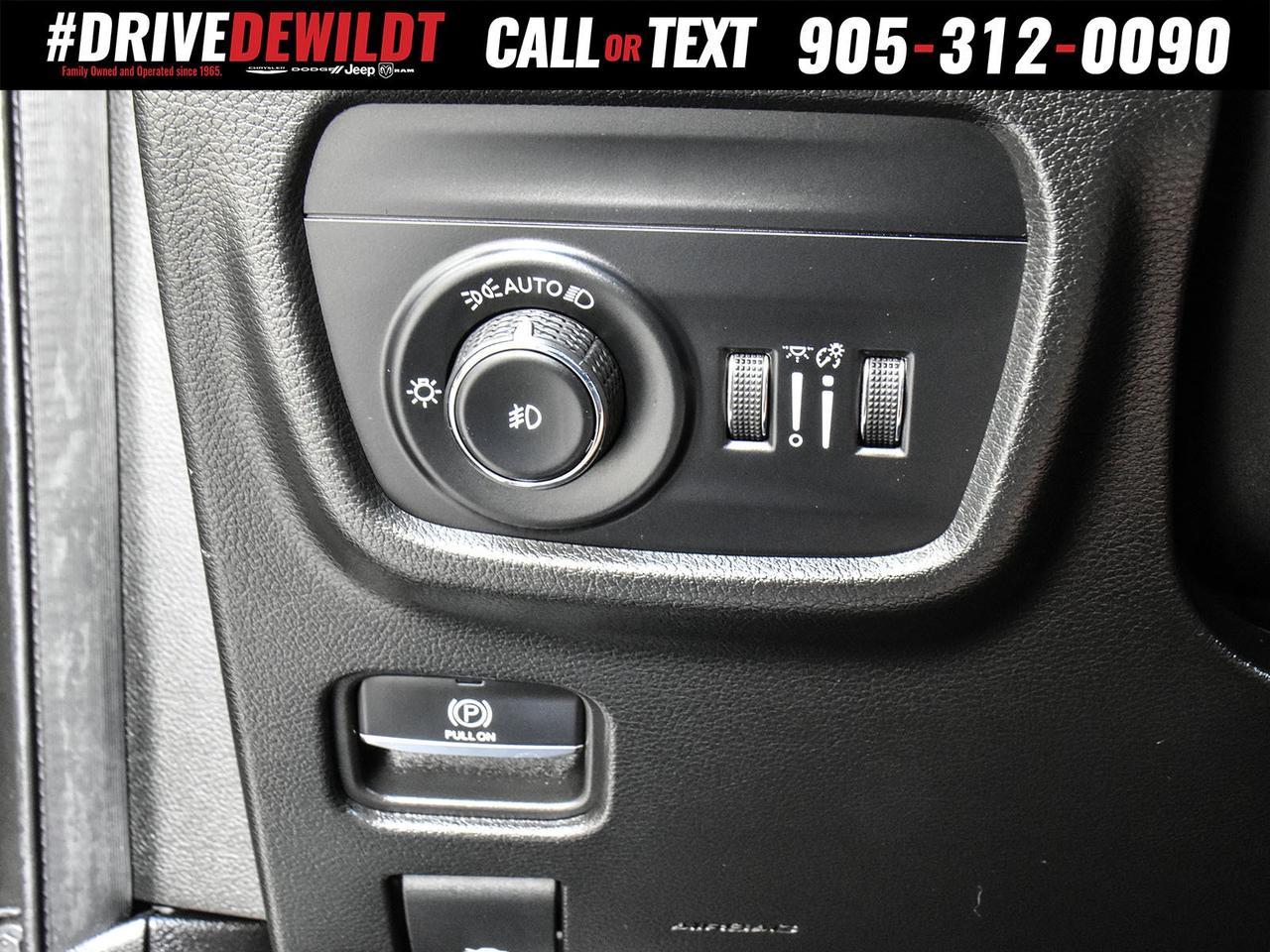 2023 Jeep Grand Cherokee L L   LIMITED   LUXURY TECH GRP   LEATHER SEATS Photo