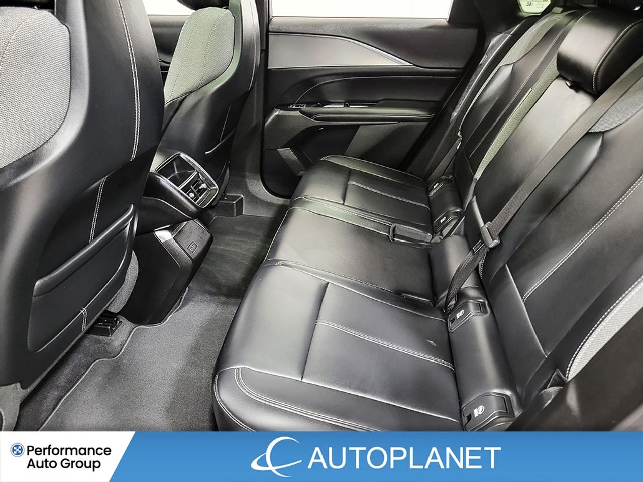 2024 Cadillac LYRIQ Tech, Electric, 494Km Range (est), Back Up Cam! Photo