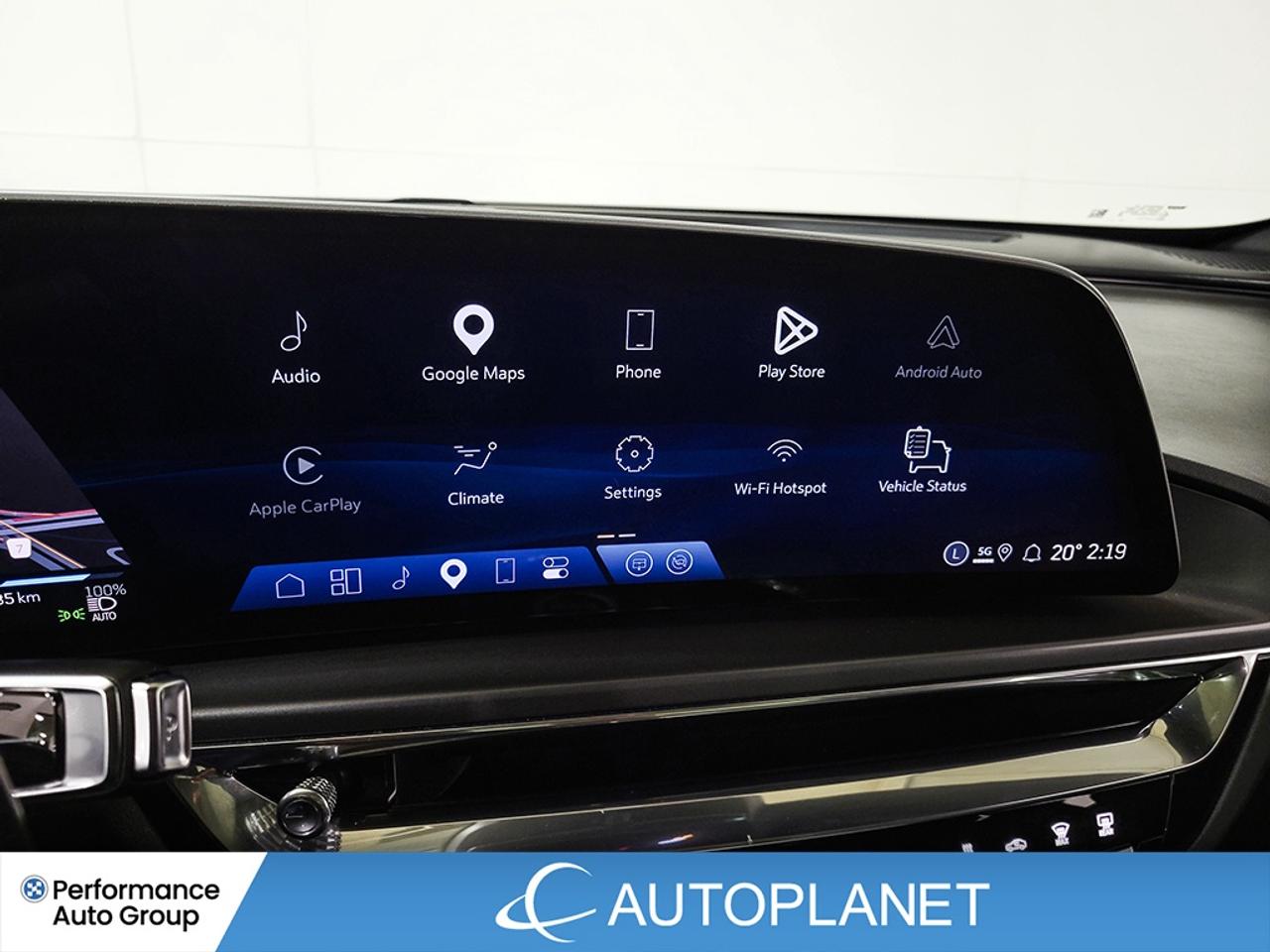 2024 Cadillac LYRIQ Tech, Electric, 494Km Range (est), Back Up Cam! Photo