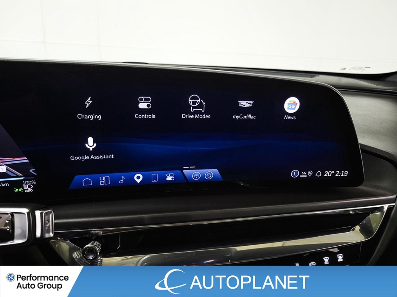 2024 Cadillac LYRIQ Tech, Electric, 494Km Range (est), Back Up Cam! Photo