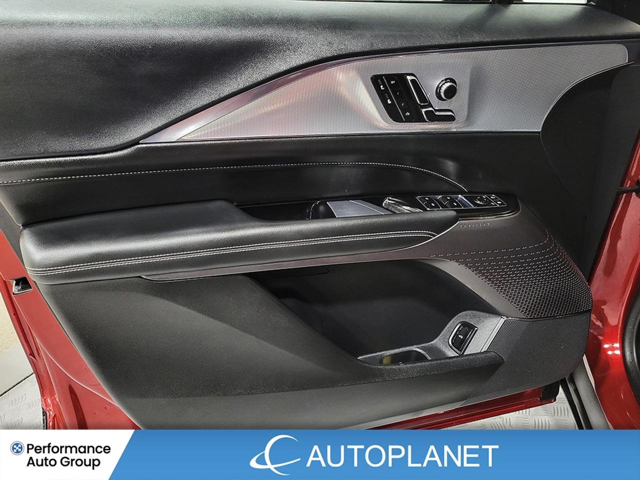 2024 Cadillac LYRIQ Tech, Electric, 494Km Range (est), Back Up Cam! Photo