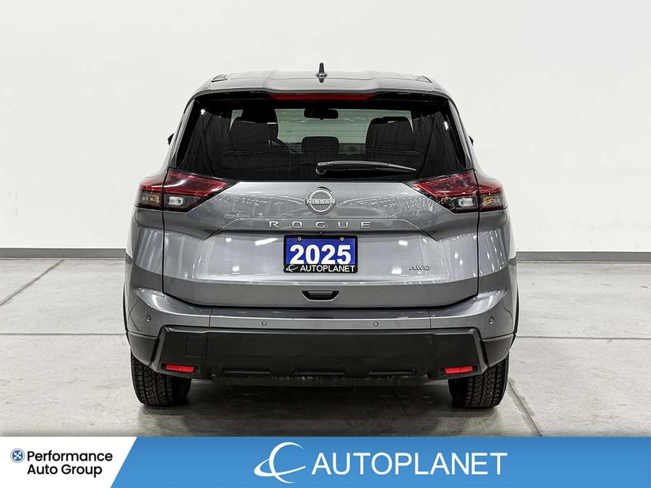 2025 Nissan Rogue S AWD, Back Up Cam, Heated Seats, Bluetooth! Photo