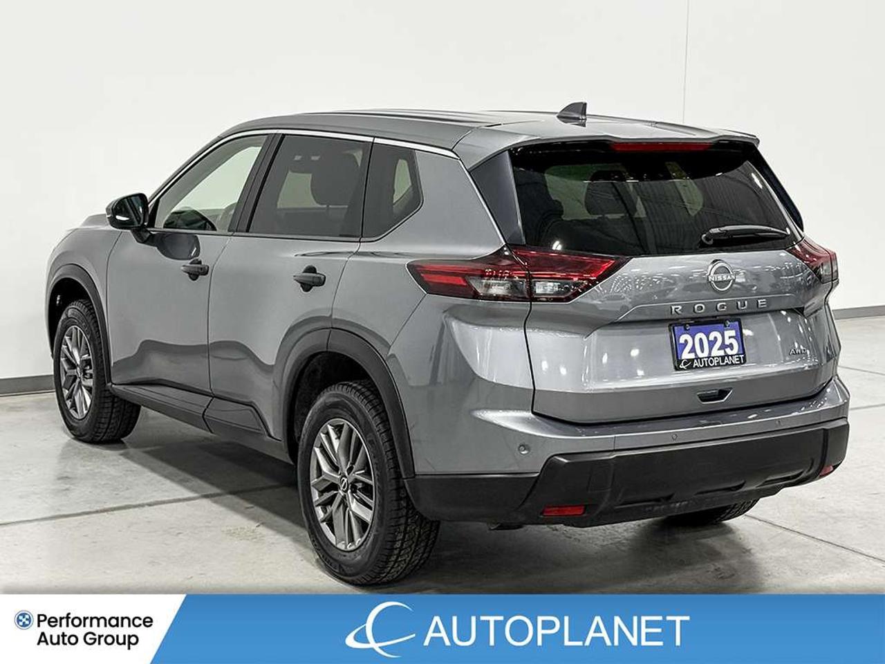 2025 Nissan Rogue S AWD, Back Up Cam, Heated Seats, Bluetooth! Photo