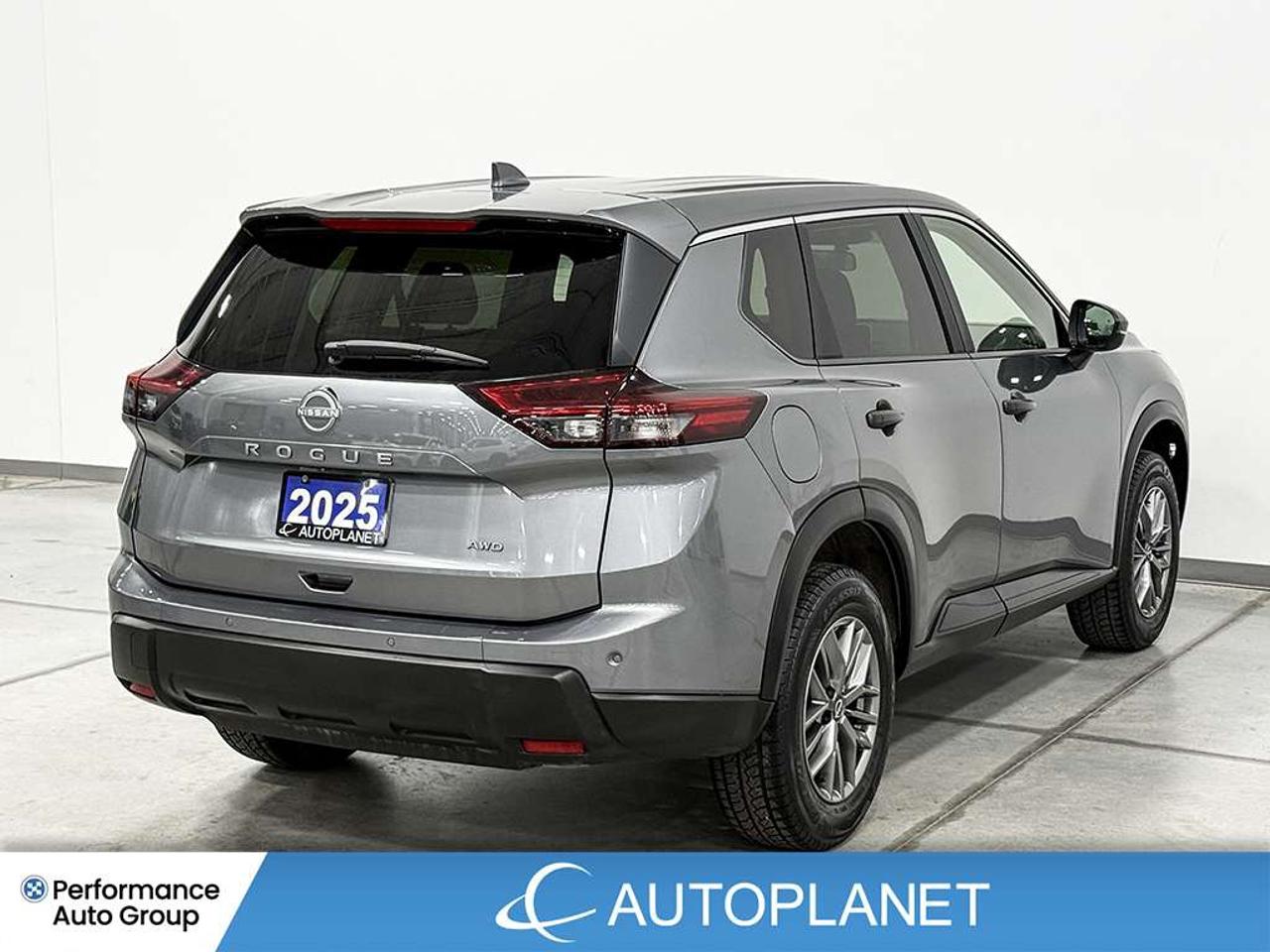 2025 Nissan Rogue S AWD, Back Up Cam, Heated Seats, Bluetooth! Photo
