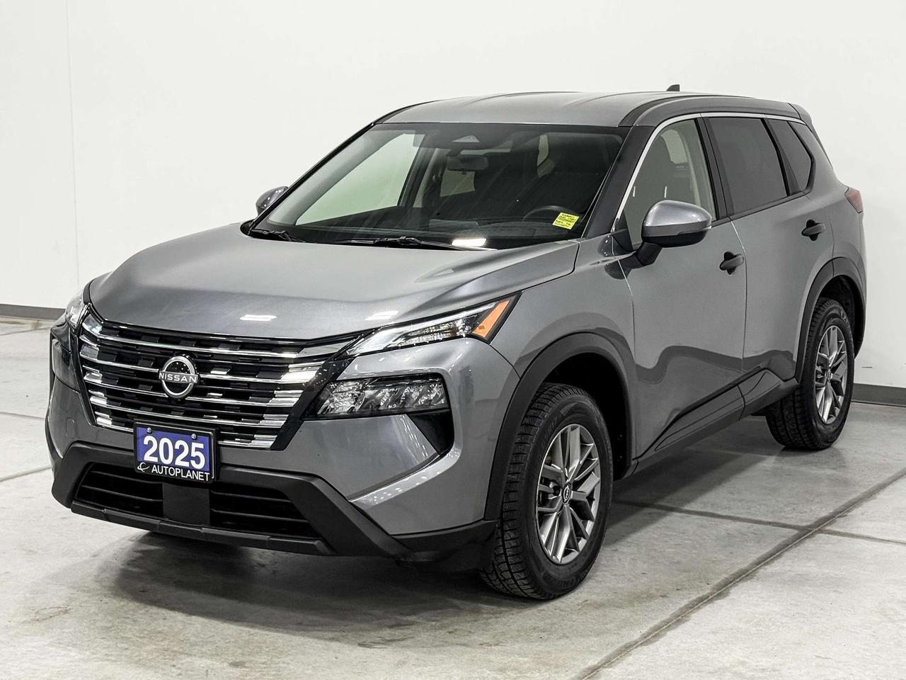 2025 Nissan Rogue S AWD, Back Up Cam, Heated Seats, Bluetooth! Photo