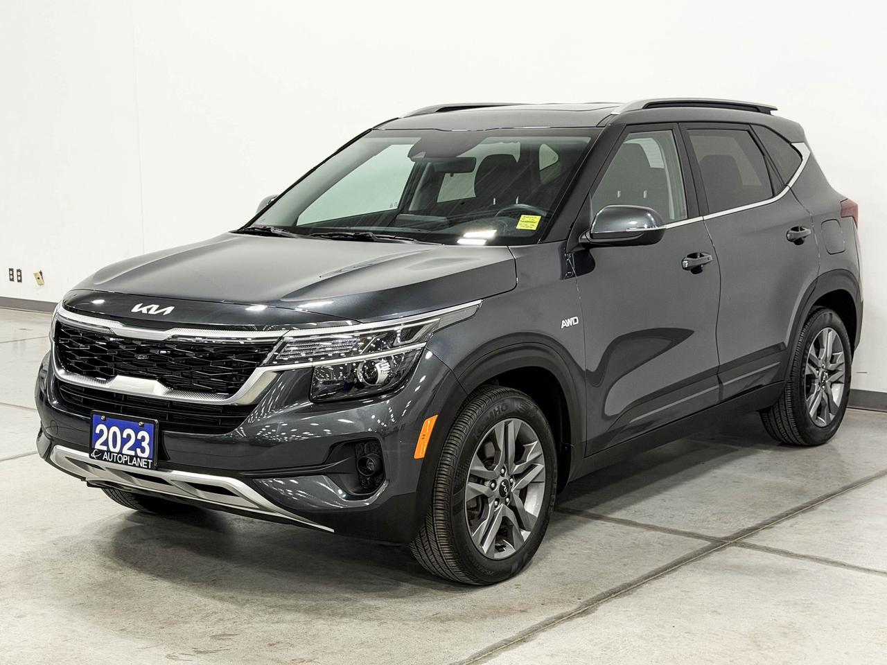 2023 Kia Seltos EX AWD, Back Up Cam, Sunroof, Bluetooth! Photo