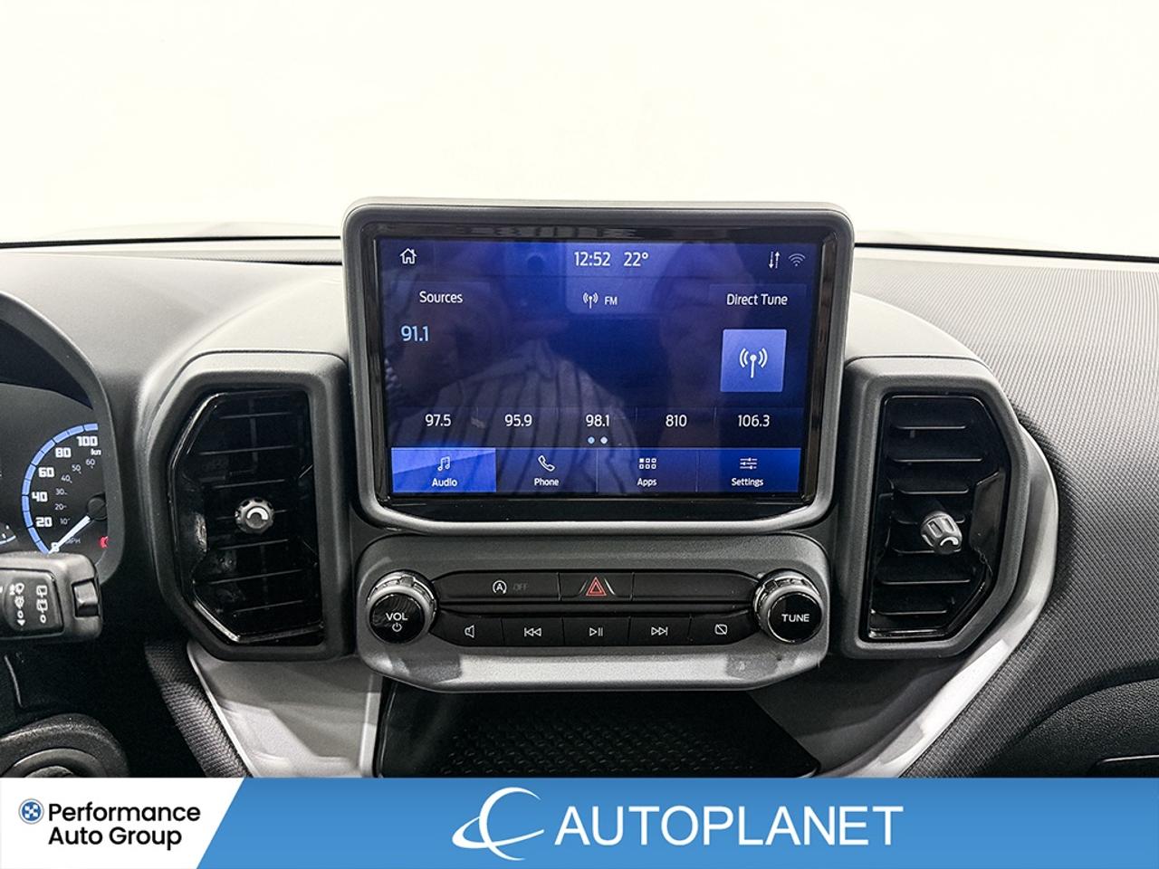 2023 Ford Bronco Sport 4x4, Back Up Cam, Heated Seats, Apple CarPlay! Photo