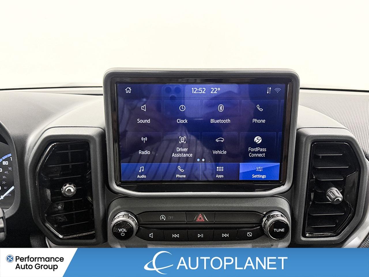 2023 Ford Bronco Sport 4x4, Back Up Cam, Heated Seats, Apple CarPlay! Photo