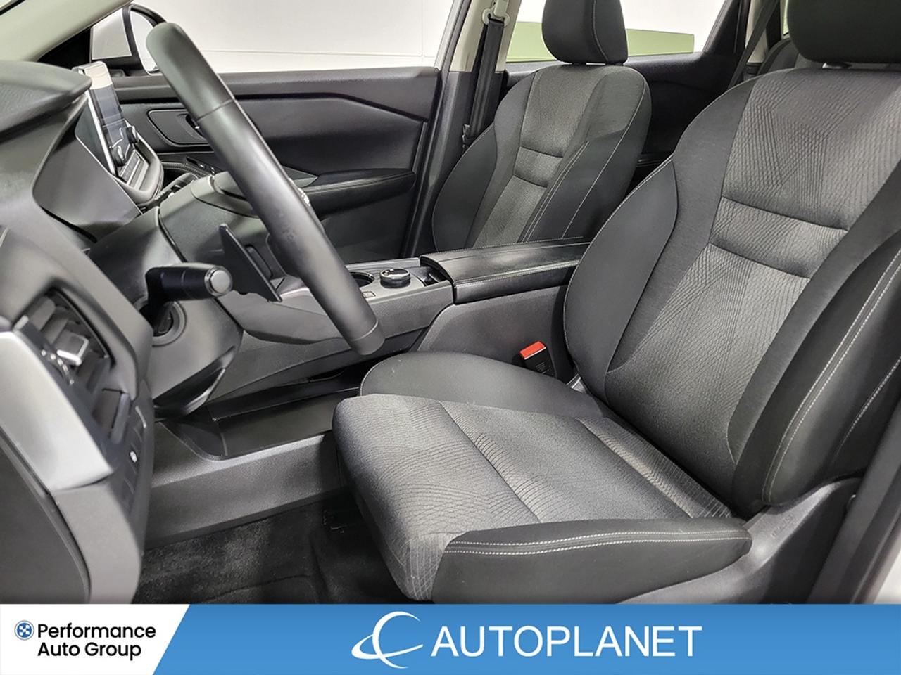2025 Nissan Rogue SV AWD, Back Up Cam, Heated Seats, Pano Roof! Photo