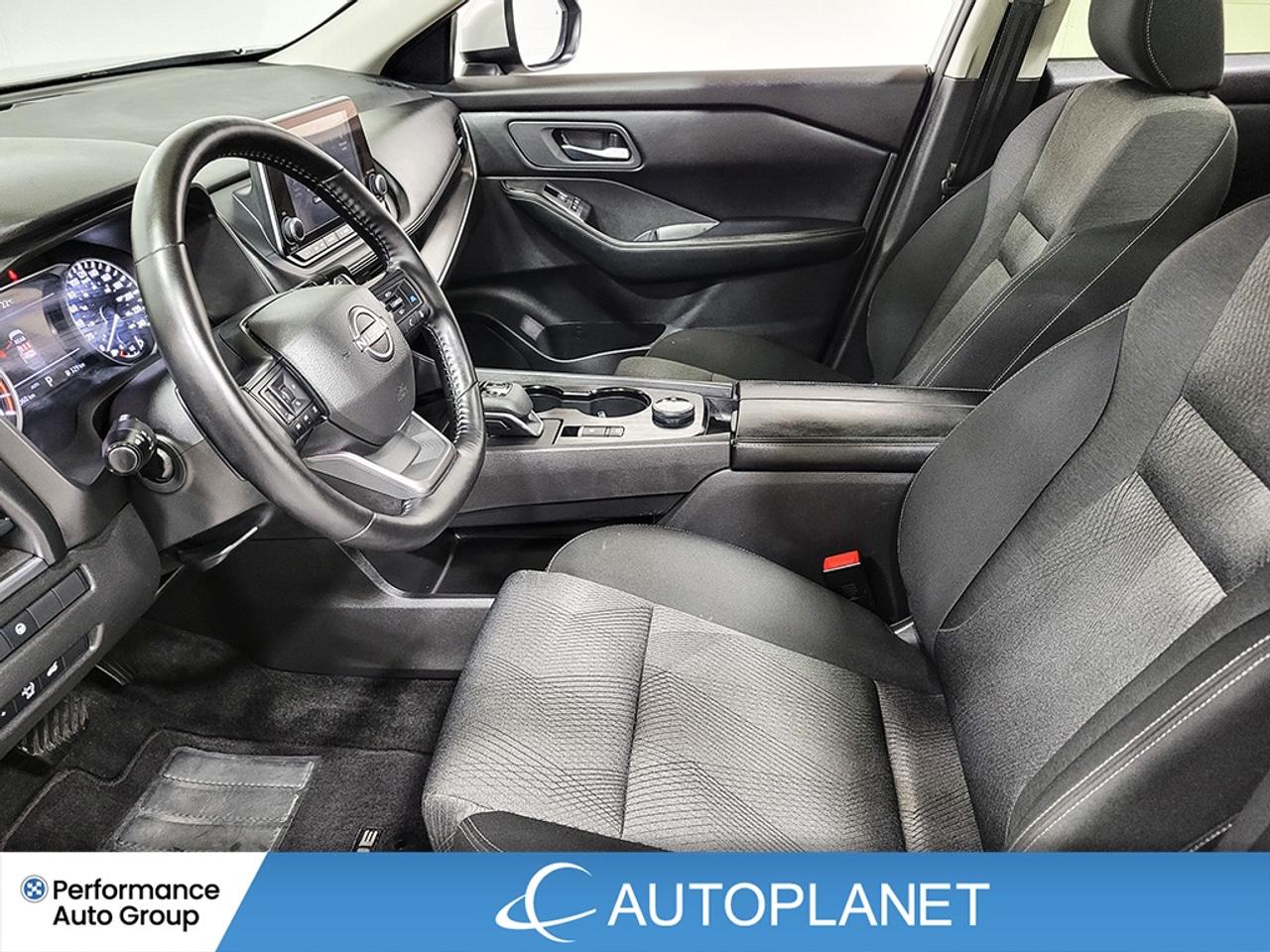 2025 Nissan Rogue SV AWD, Back Up Cam, Heated Seats, Pano Roof! Photo
