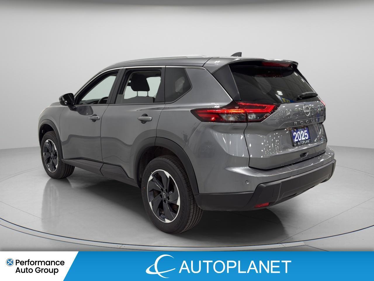 2025 Nissan Rogue SV AWD, Pano Roof, Apple CarPlay, Heated Seats! Photo