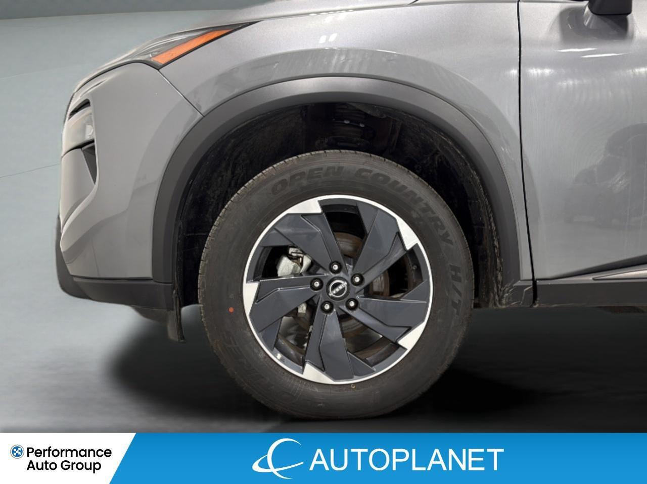 2025 Nissan Rogue SV AWD, Pano Roof, Apple CarPlay, Heated Seats! Photo