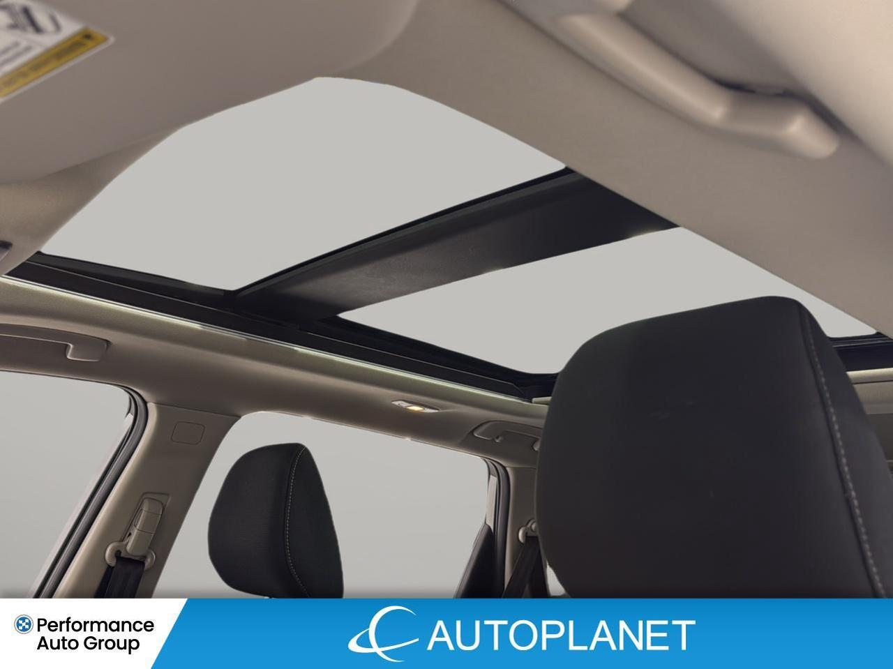 2025 Nissan Rogue SV AWD, Pano Roof, Apple CarPlay, Heated Seats! Photo