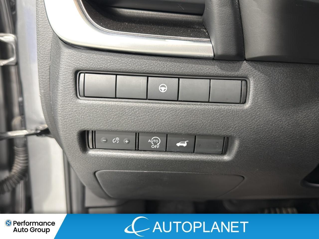 2025 Nissan Rogue SV AWD, Pano Roof, Apple CarPlay, Heated Seats! Photo