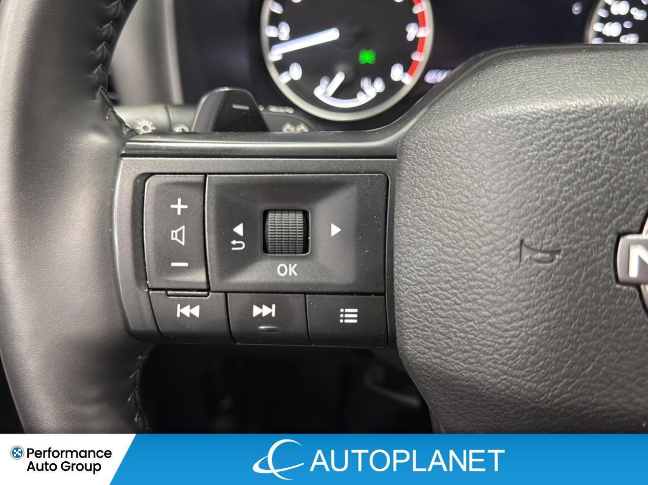 2025 Nissan Rogue SV AWD, Pano Roof, Apple CarPlay, Heated Seats! Photo