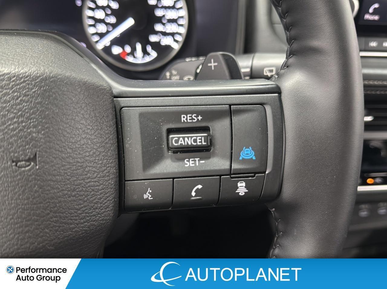 2025 Nissan Rogue SV AWD, Pano Roof, Apple CarPlay, Heated Seats! Photo