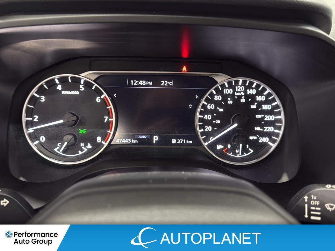 2025 Nissan Rogue SV AWD, Pano Roof, Apple CarPlay, Heated Seats! Photo