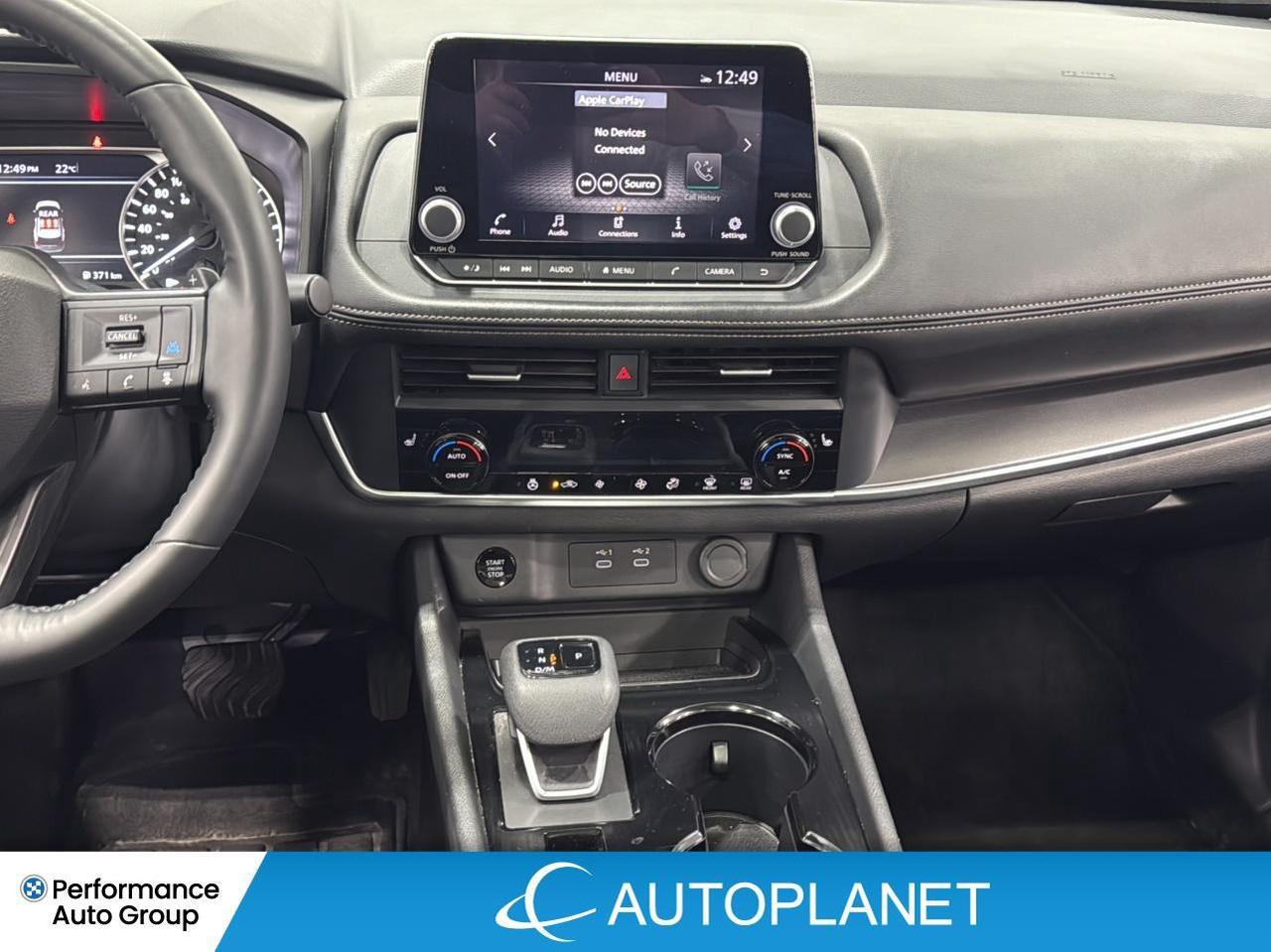 2025 Nissan Rogue SV AWD, Pano Roof, Apple CarPlay, Heated Seats! Photo