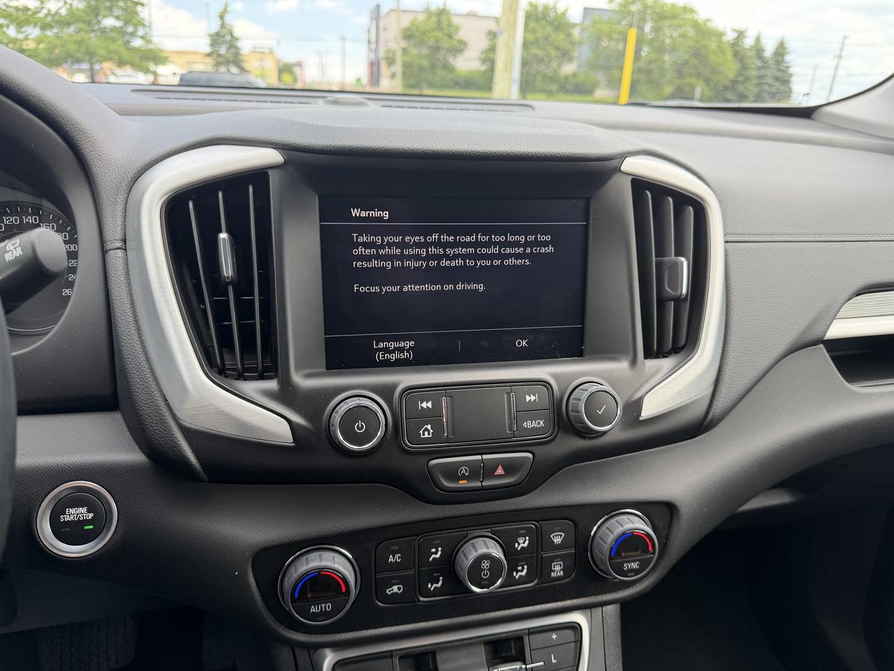 2024 GMC Terrain SLT AWD   NO CLAIMS   LEATHER   APPLE CARPLAY Photo