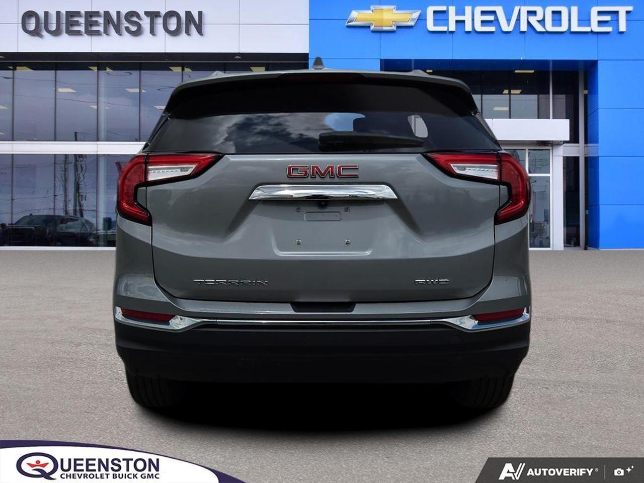 2024 GMC Terrain SLT AWD   WELL MAINTAINED   OFF LEASE   LOW KM Photo