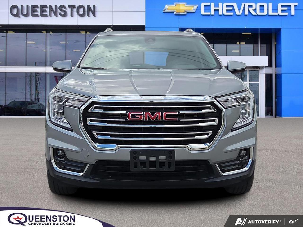 2024 GMC Terrain SLT AWD   WELL MAINTAINED   OFF LEASE   LOW KM Photo