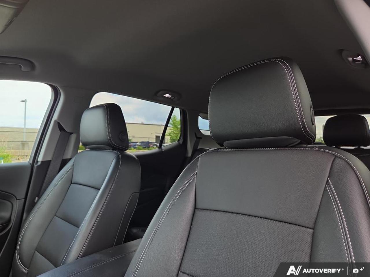 2024 GMC Terrain SLT AWD   WELL MAINTAINED   OFF LEASE   LOW KM Photo