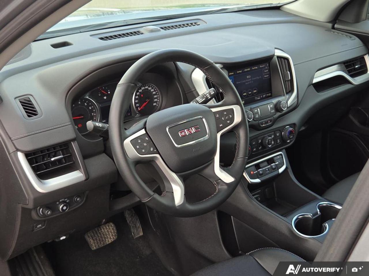 2024 GMC Terrain SLT AWD   WELL MAINTAINED   OFF LEASE   LOW KM Photo