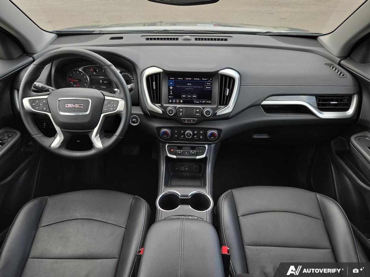 2024 GMC Terrain SLT AWD   WELL MAINTAINED   OFF LEASE   LOW KM Photo