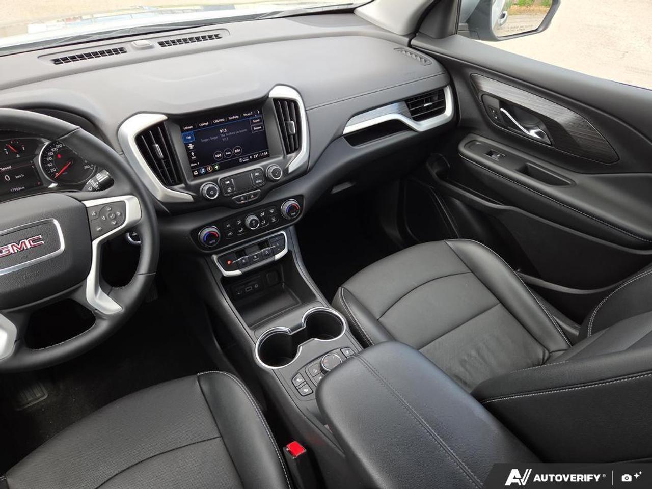 2024 GMC Terrain SLT AWD   WELL MAINTAINED   OFF LEASE   LOW KM Photo