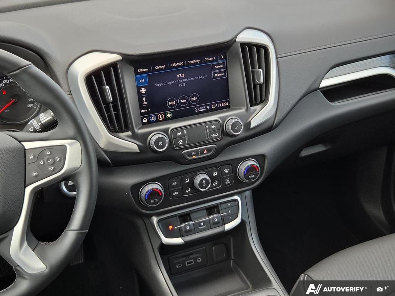 2024 GMC Terrain SLT AWD   WELL MAINTAINED   OFF LEASE   LOW KM Photo