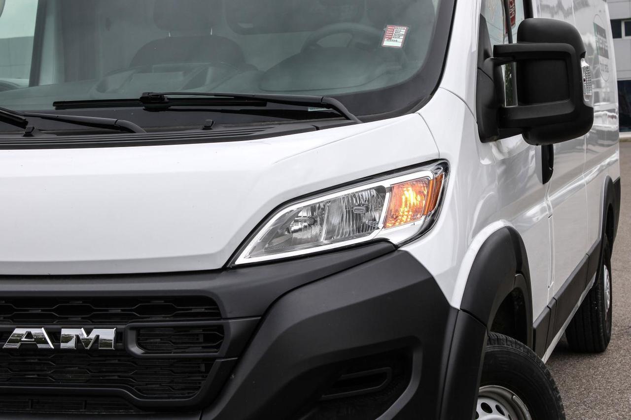 2025 RAM ProMaster 3500 High  SiriusXM BkpCam AppleCarPlay Photo